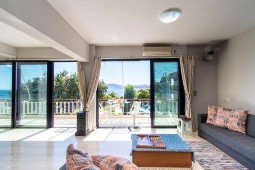 Lavish & Spacious Apt With Stunning Seaview, 10 Min Ath Airport Artemida  Zewnętrze zdjęcie